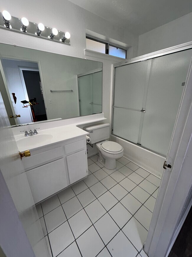 Extra Full Bath Tub & Shower - 45408 17th St E