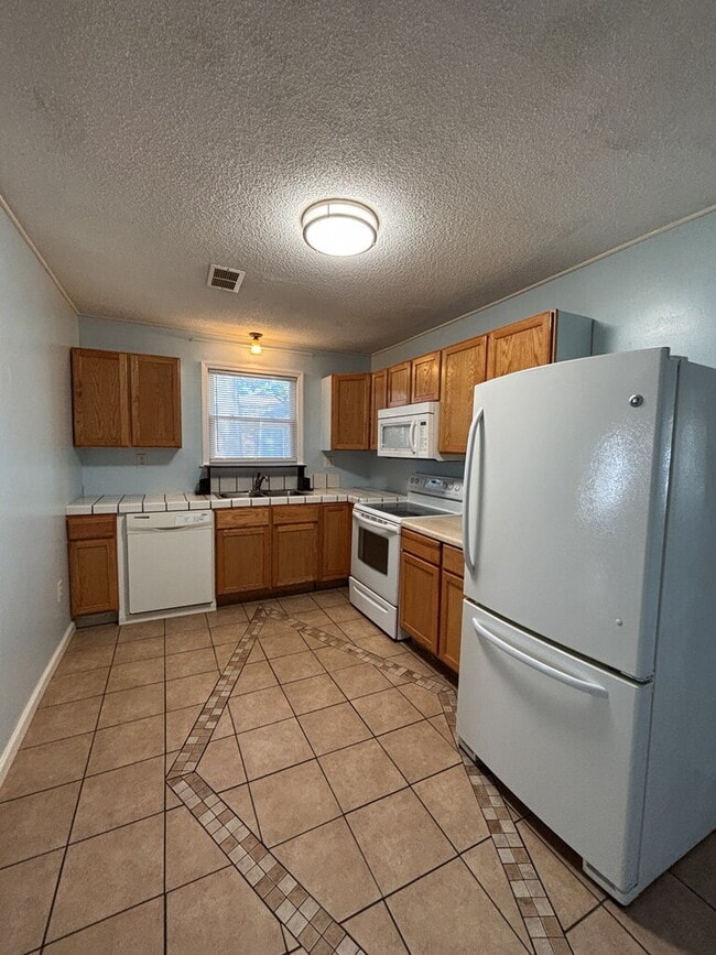 Building Photo - 4411 Donwood Dr