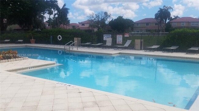 Building Photo - 3330 Pinewalk Dr N