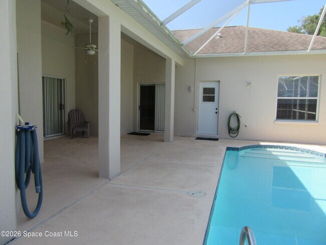 Building Photo - 1804 Abbeyridge Dr