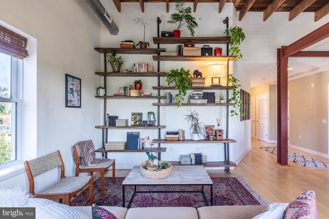 Building Photo - 2201 2nd St NW