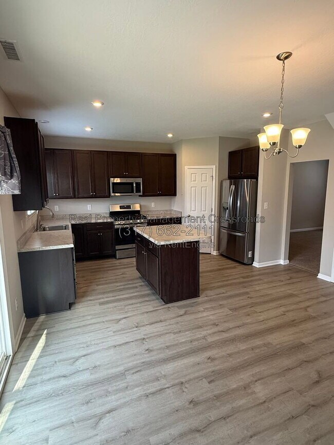 Building Photo - 5509 W Woodhaven Dr
