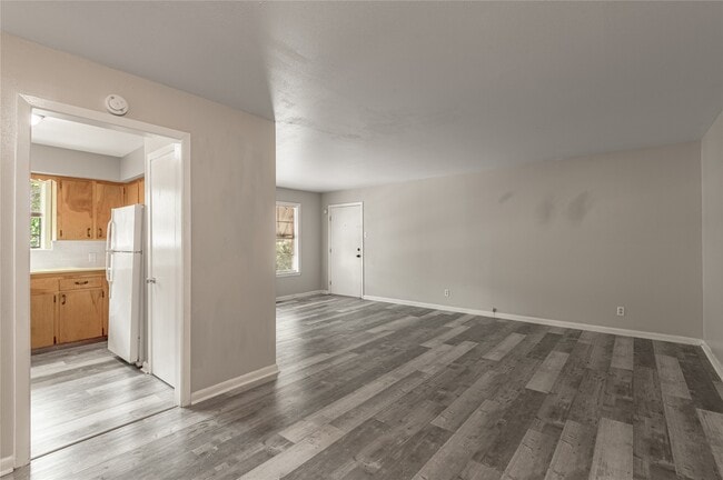 Building Photo - 818 University Ave