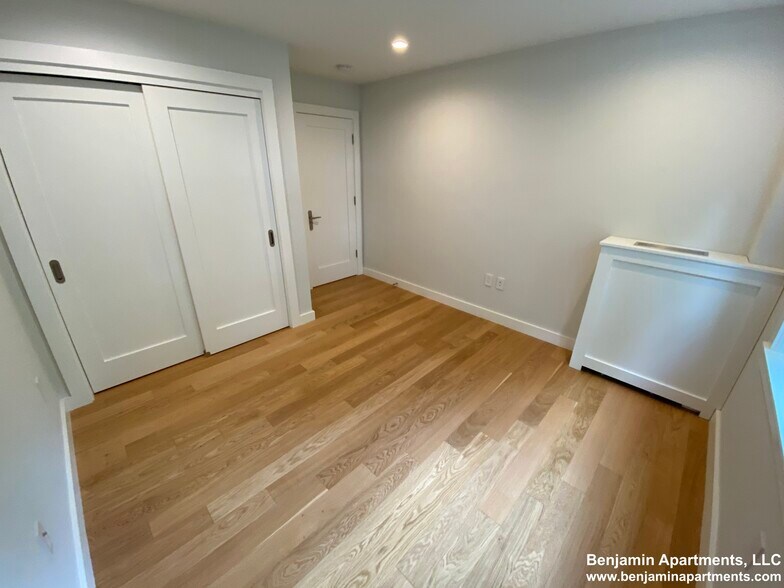 Building Photo - 123 Highland Ave