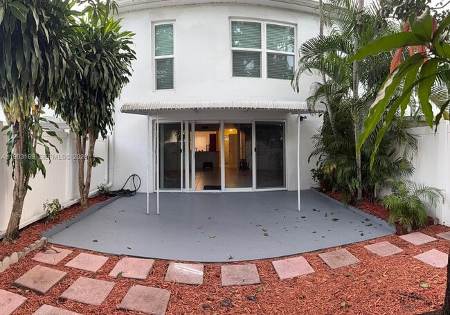 Building Photo - 3908 SW 67th Terrace