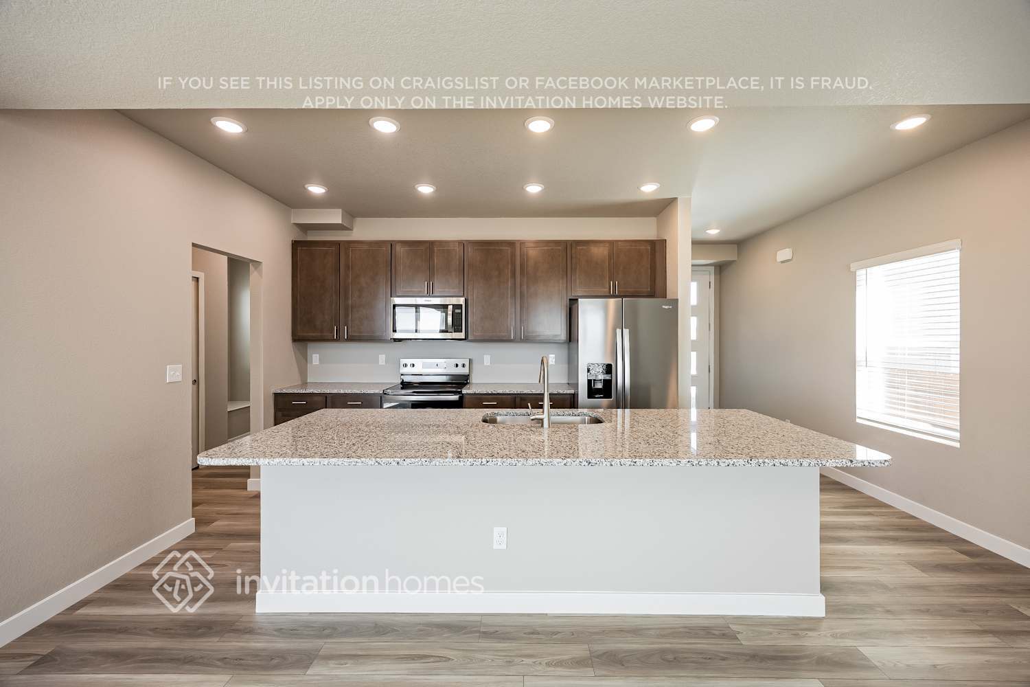 Building Photo - 13623 Arriba Dr