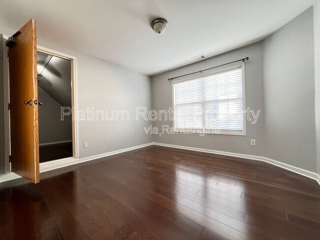 Building Photo - 791 Glenns Farm Way