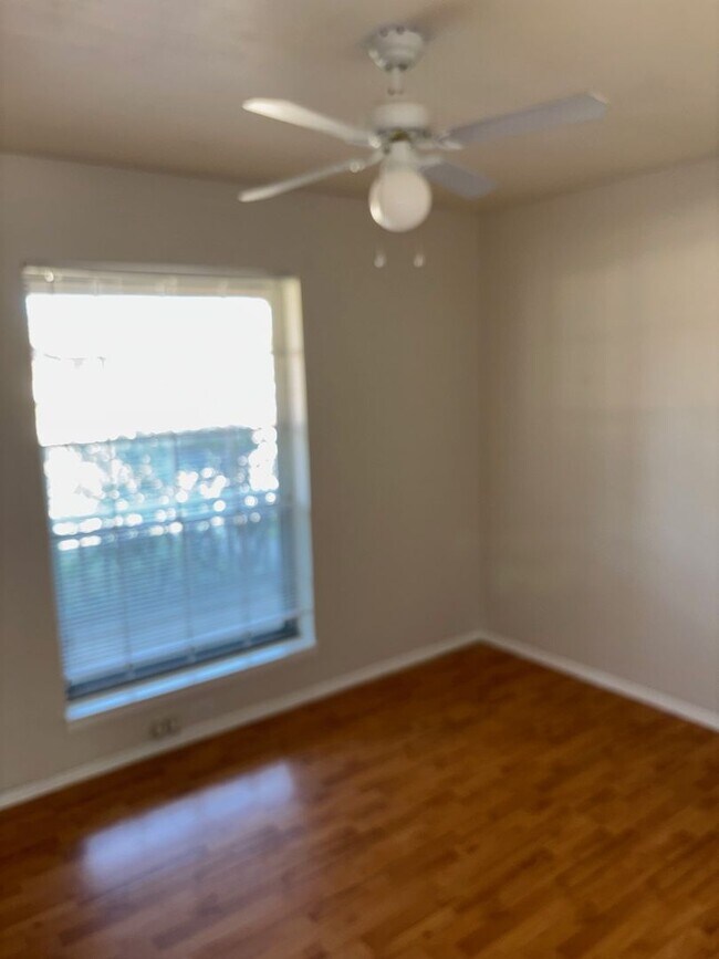 Building Photo - 3 Bedroom 2 Bathroom Georgetown Home