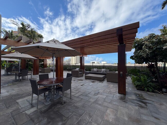 Building Photo - PARTIALLY FURNISHED, 3 BEDROOM, 3 BATHROOM, 2 PARKING (ONE ALA MOANA)