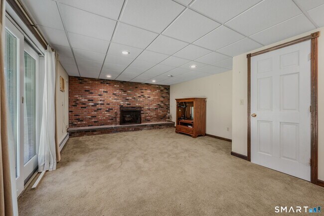 Building Photo - 82 Sill Ln