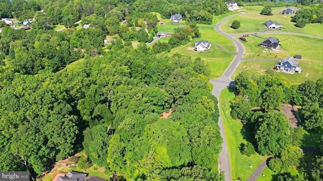 Building Photo - 2 English Hills Dr