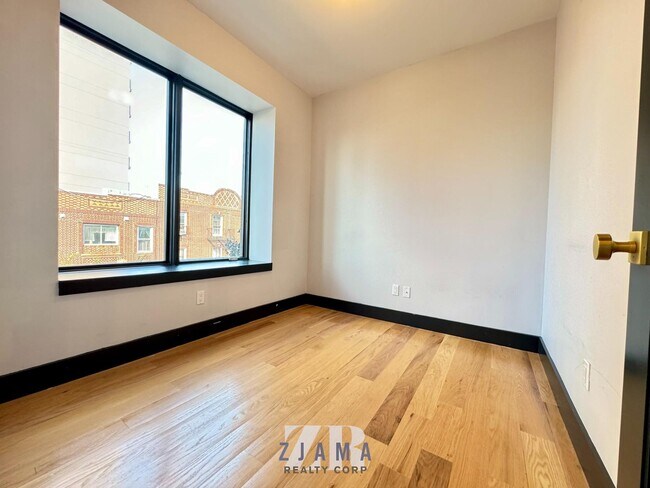 Building Photo - 561 Fourth Avenue