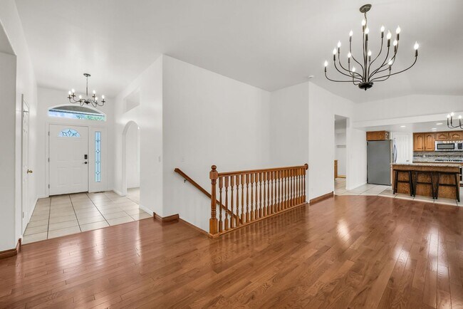 Building Photo - Spacious 7 Bed Kaysville Home with Two Kitchens