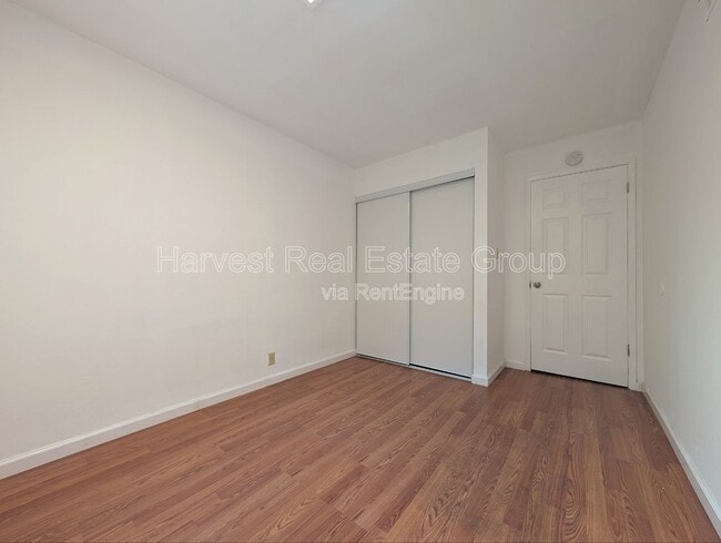 Building Photo - 5160 Ramsgate Dr