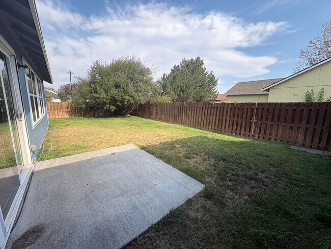 Building Photo - 1126 SW 33rd St
