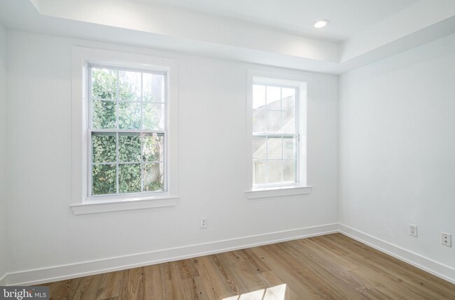 Building Photo - 1532 Catharine St