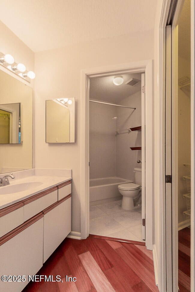 Building Photo - 1518 Spindrift Cir W