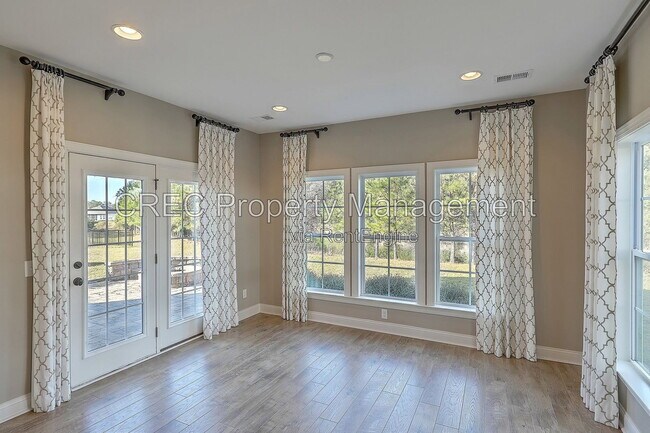 Building Photo - 3342 Great Egret Dr