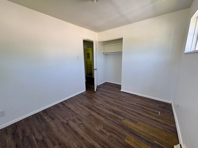 Building Photo - 5547 Holborn Dr