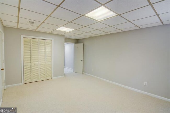 Building Photo - 639 Lakeshore Dr NW