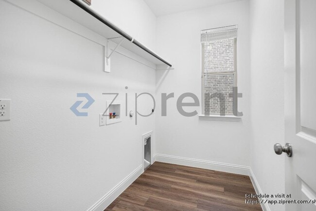 Building Photo - 2900 Long Slope Rd