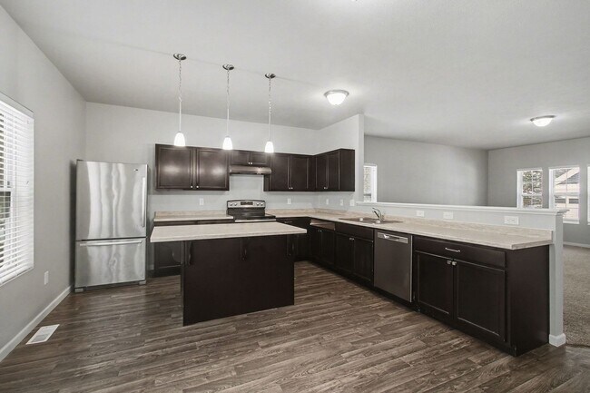 Building Photo - Outstanding Neighborhood in Saugatuck for Long Term Lease!