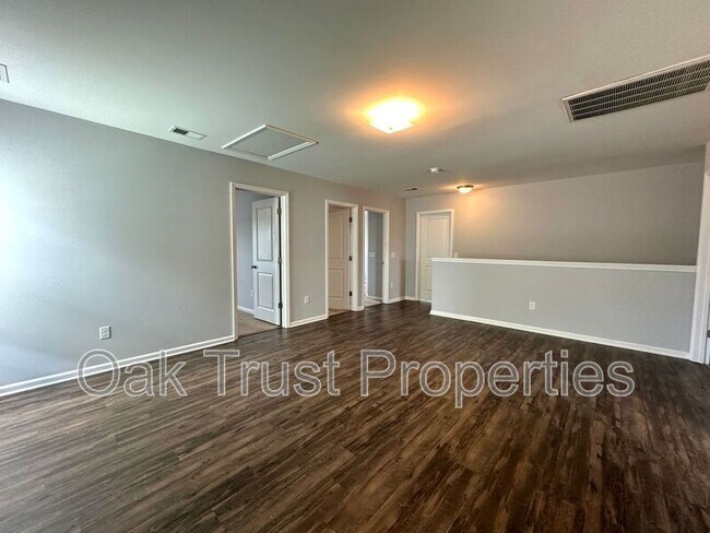 Building Photo - 7757 Discovery Rd