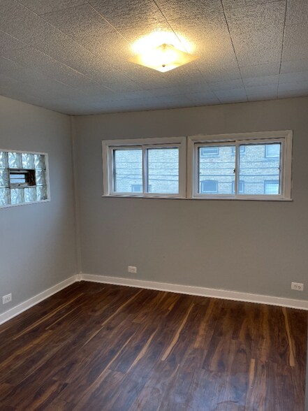 Building Photo - 320 Callan Ave