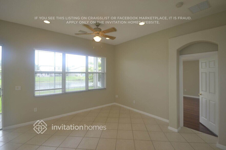 Building Photo - 5213 SW 158th Ave