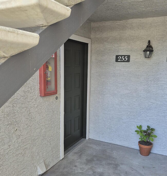 Building Photo - 15048 Avenida Venusto