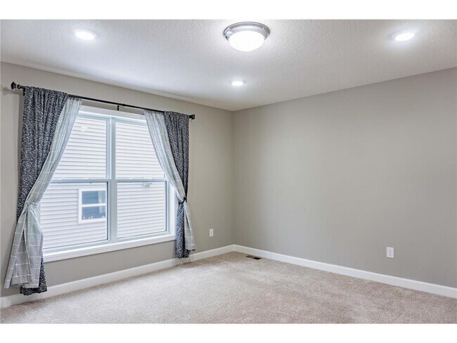 Building Photo - 1430 Nutmeg Cir