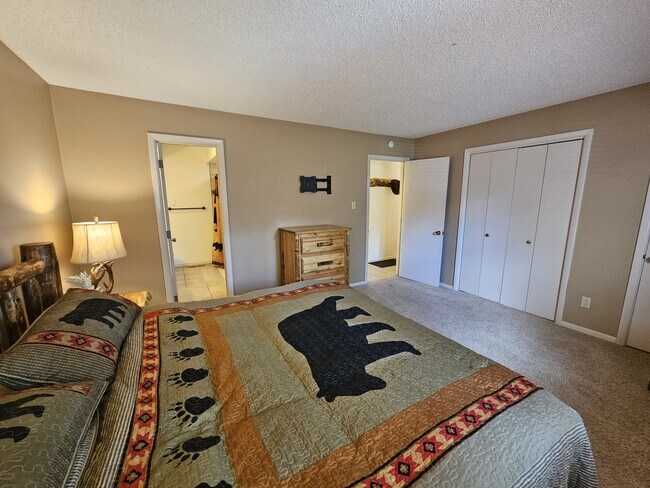 Building Photo - 217 Pinon Causeway