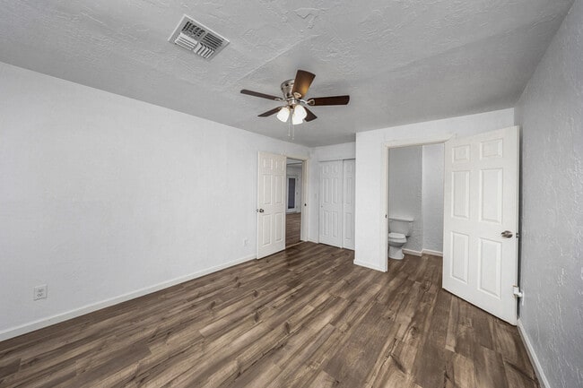 Building Photo - 1702 NW Euclid Ave