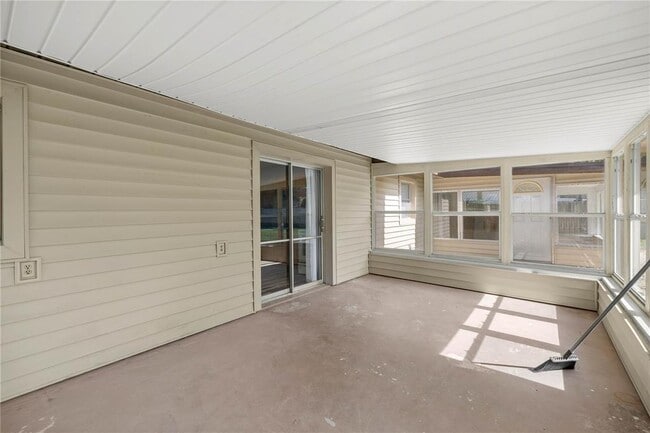 Building Photo - 3708 NE 25th Ave