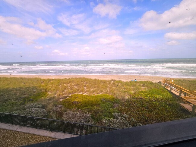 Building Photo - NEW RENOVATED SUNTIDE A BEACH CONDO