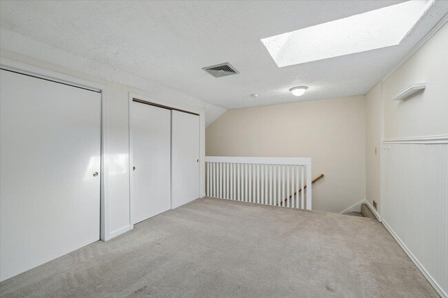 Building Photo - 7 Swift Ln