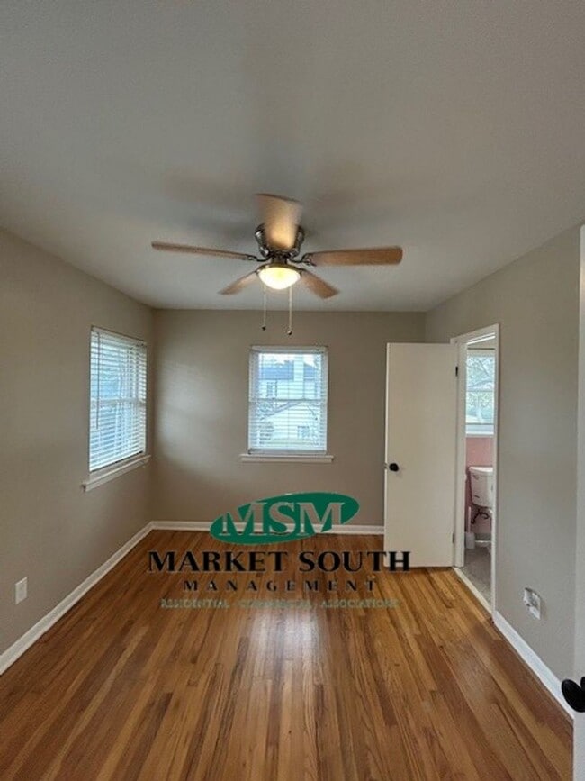 Building Photo - Savannah living with modern conveniences