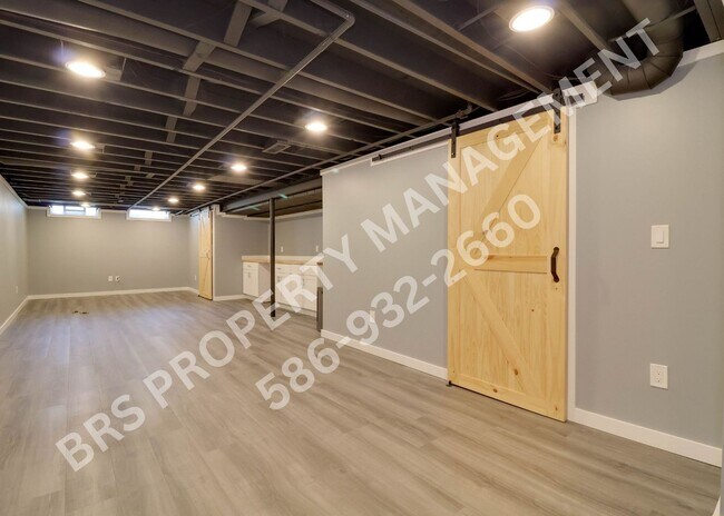 Building Photo - Charming 3 Bedroom 1.5 Bathroom Ranch.