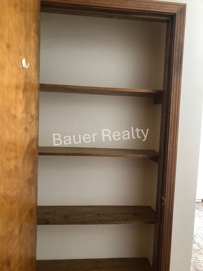 Building Photo - dc38