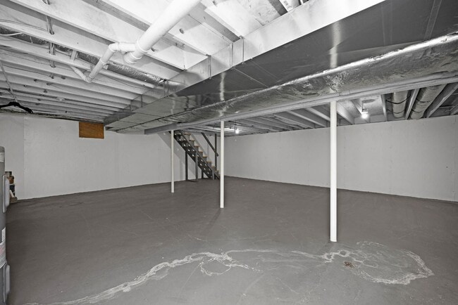 Building Photo - 611 Harvard Dr