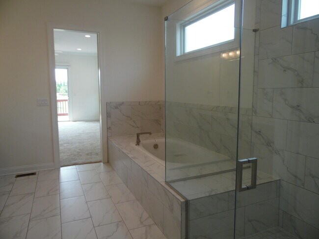 Building Photo - 2331 Coroneo Ln