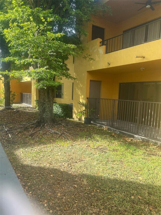Building Photo - 636 NW 114th Ave