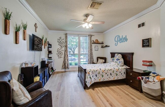Building Photo - 11311 Chevy Chase Dr