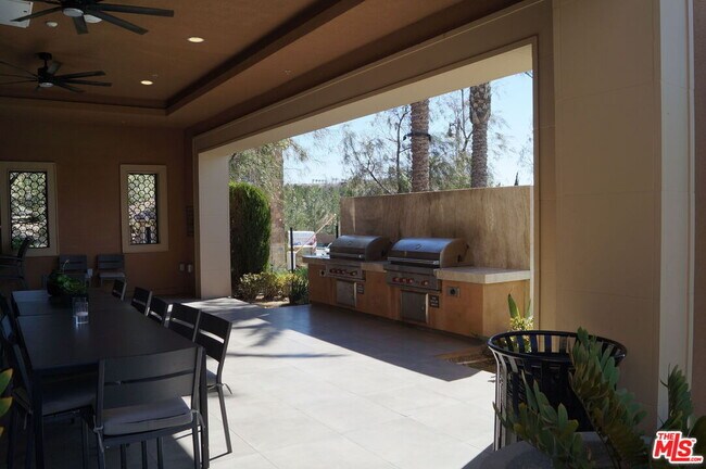 Building Photo - 20607 W Chestnut Cir