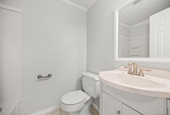 Building Photo - 45 Conestoga Way