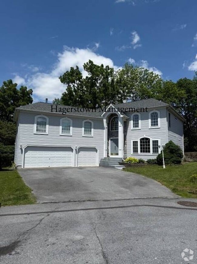 Building Photo - Luxury Home in Woodbridge
