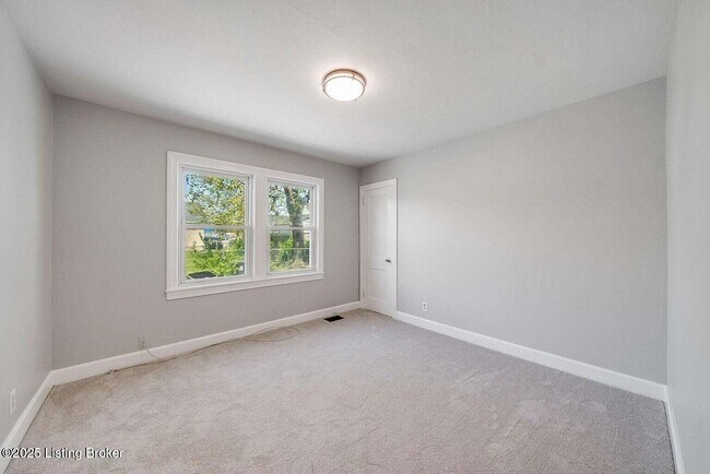 Building Photo - 3319 Vetter Ave