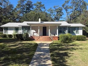 Building Photo - 3022 Livingston Rd