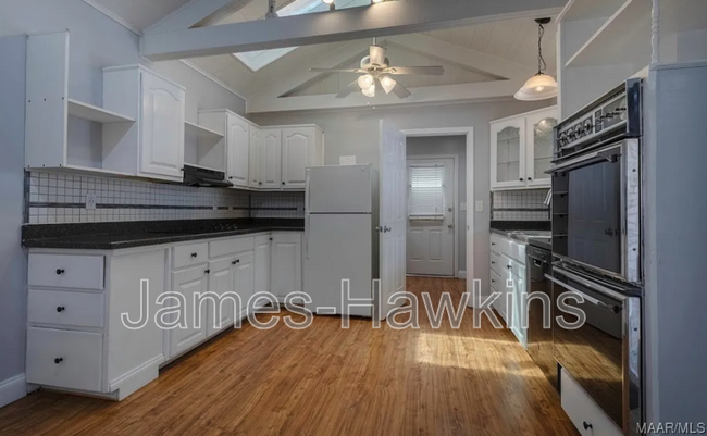 Building Photo - 3005 Willow Ln Dr