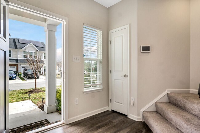 Building Photo - Fully Furnished 3 Bedroom 2.5 Bath Townhome in Williamsburg!